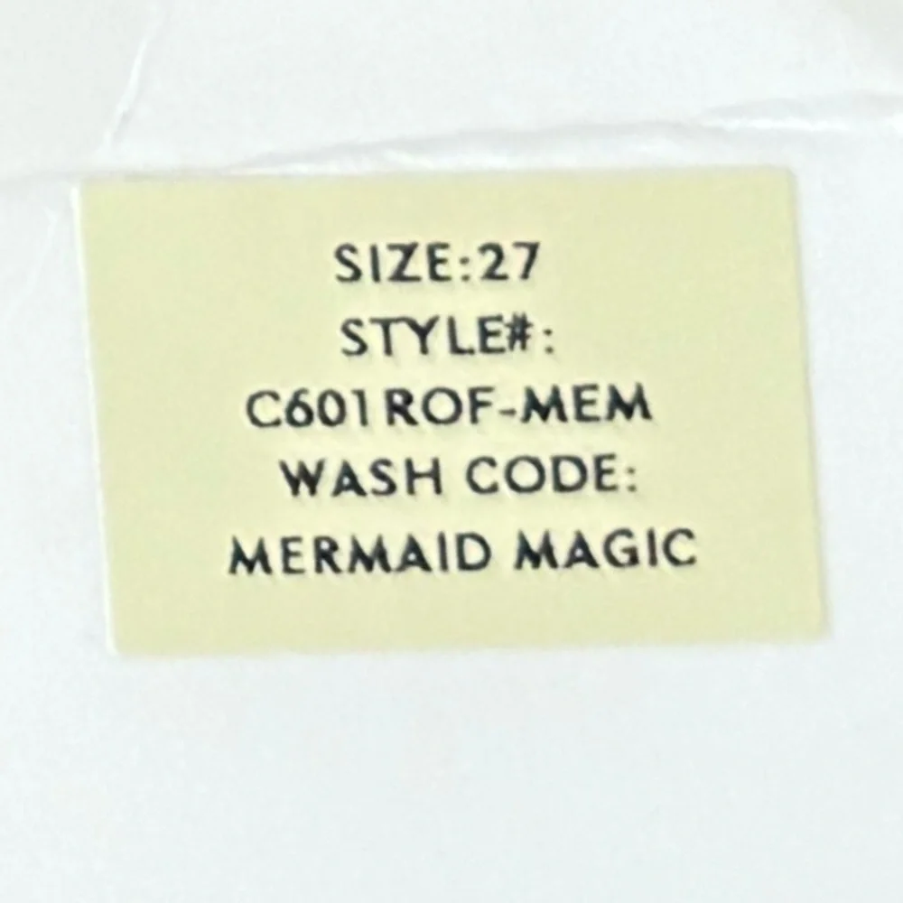 NWT Cosmic Blue Love Ocean Blue Rolled Hem Shorts Women’s Size 27/4 Mid Rise - Picture 7 of 7